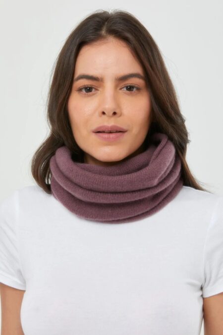 Cashmere Snood in Berry