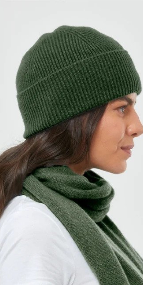 Cashmere Ribbed Beanie Hat in Olive