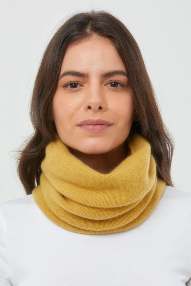 Cashmere Snood in Yellow